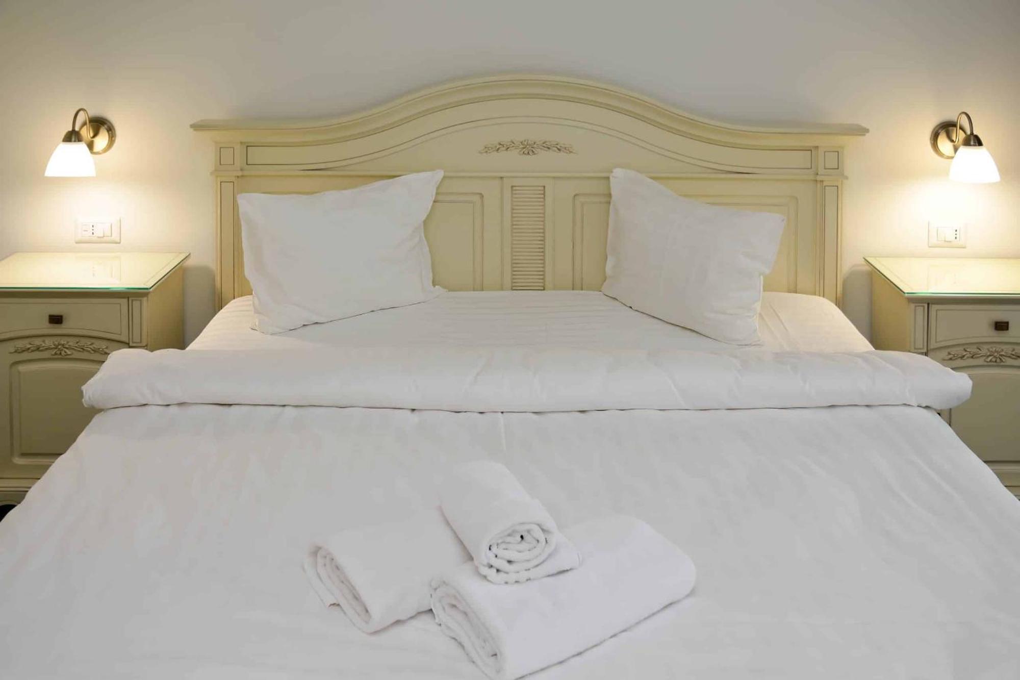 Green Park Boutique Hotel Focsani Ngoại thất bức ảnh