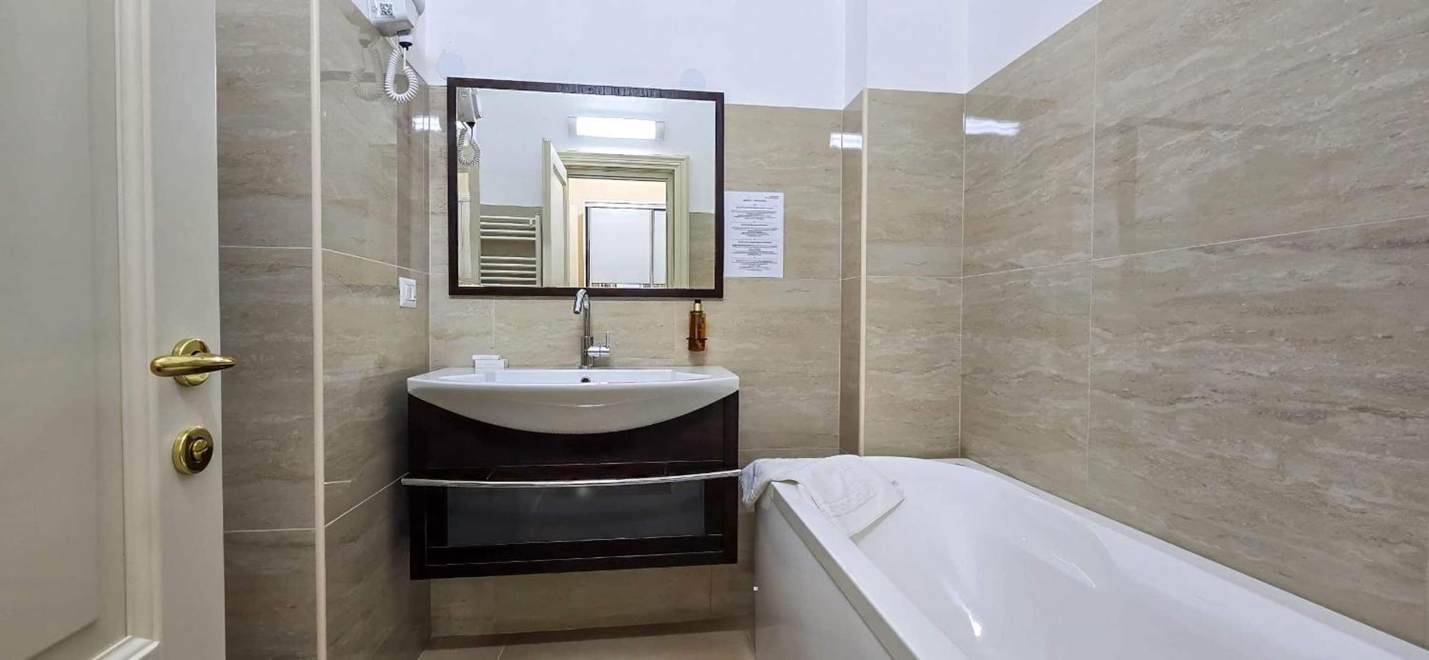 Green Park Boutique Hotel Focsani Ngoại thất bức ảnh