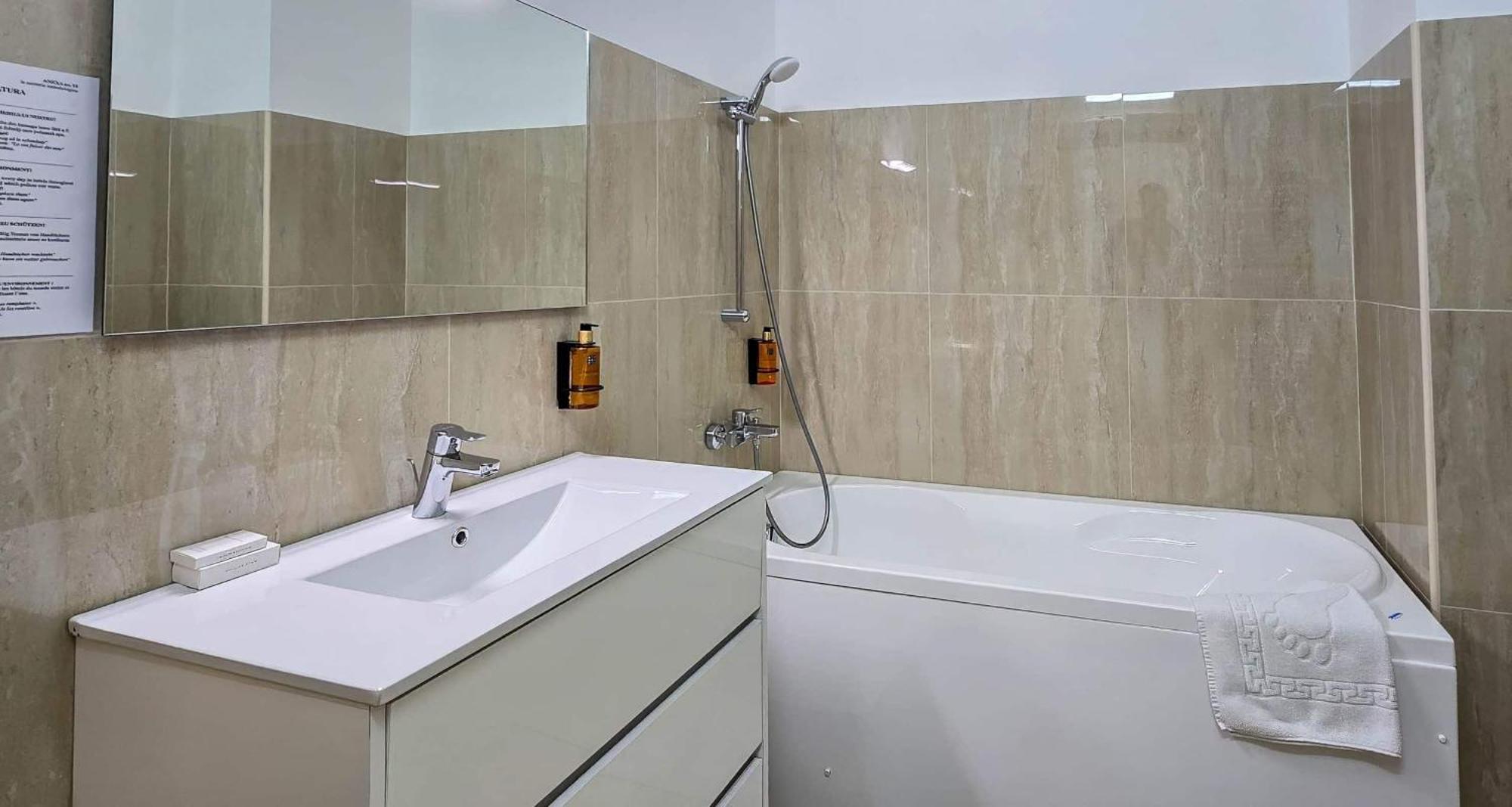 Green Park Boutique Hotel Focsani Ngoại thất bức ảnh
