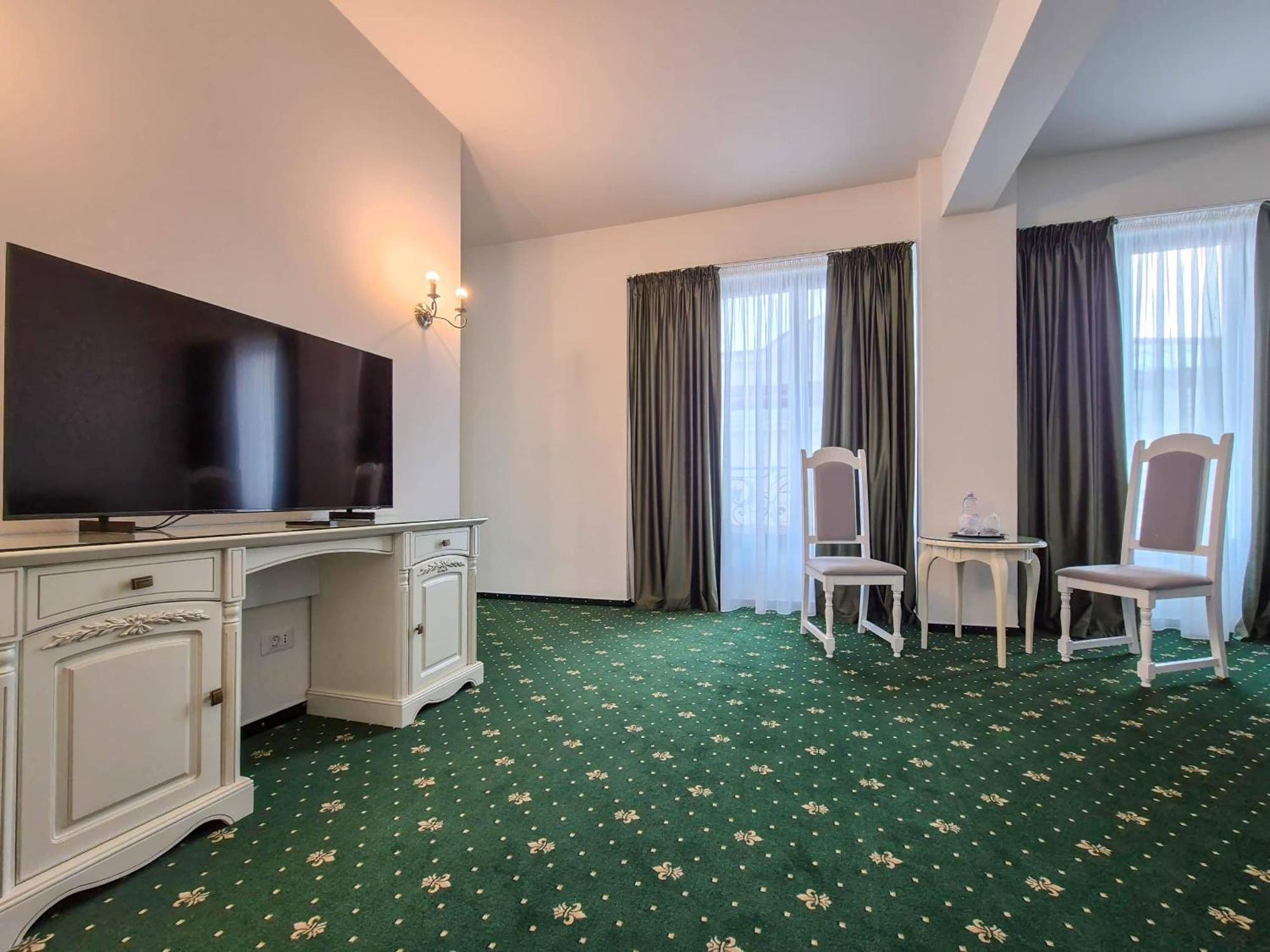 Green Park Boutique Hotel Focsani Ngoại thất bức ảnh