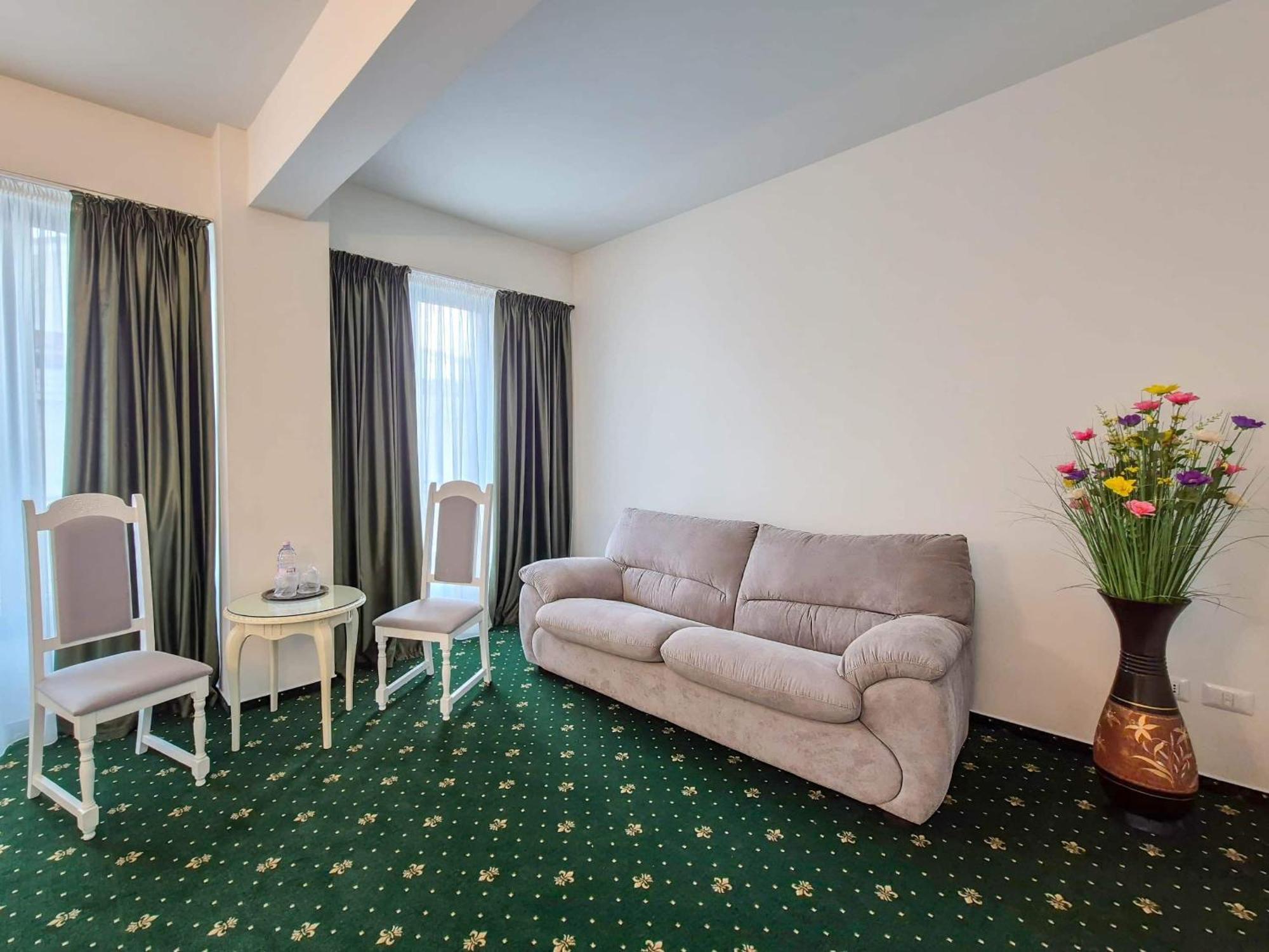 Green Park Boutique Hotel Focsani Ngoại thất bức ảnh