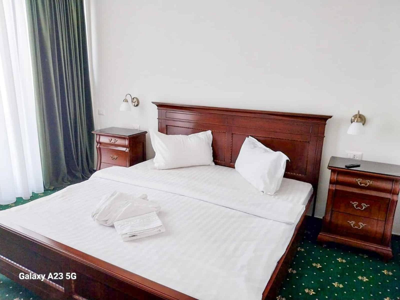 Green Park Boutique Hotel Focsani Ngoại thất bức ảnh