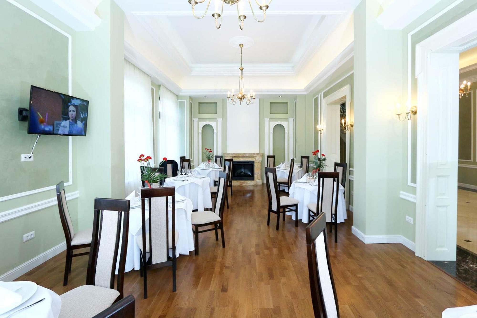 Green Park Boutique Hotel Focsani Ngoại thất bức ảnh