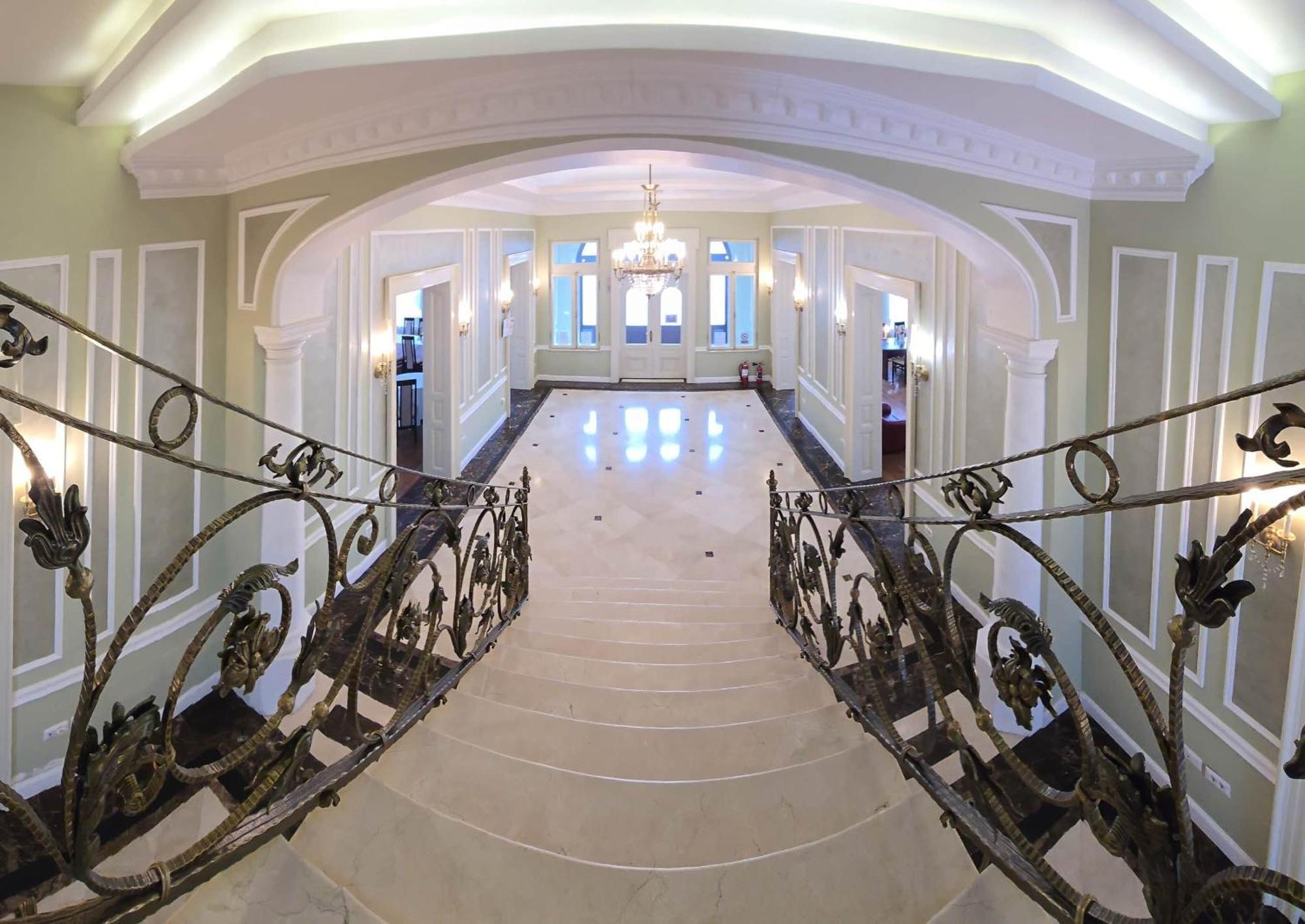 Green Park Boutique Hotel Focsani Ngoại thất bức ảnh