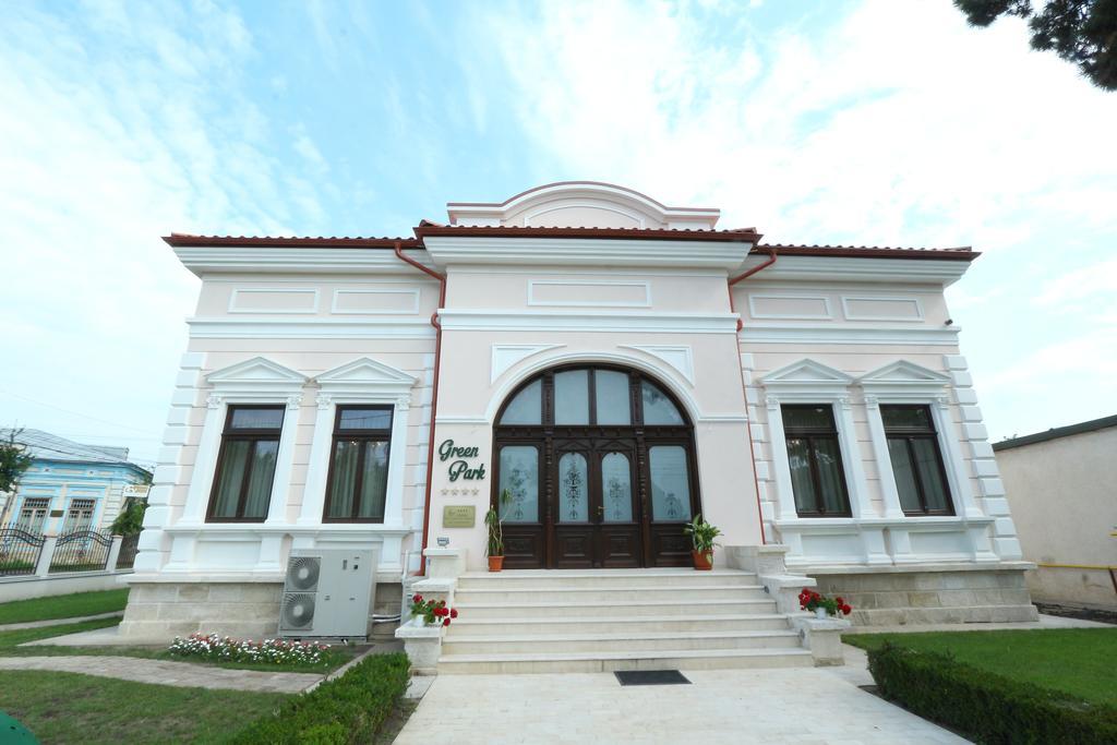 Green Park Boutique Hotel Focsani Ngoại thất bức ảnh